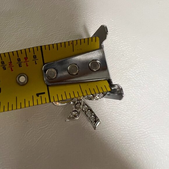 Vintage Silver Tone and Rhinestones Bow Brooch - Picture 5 of 6